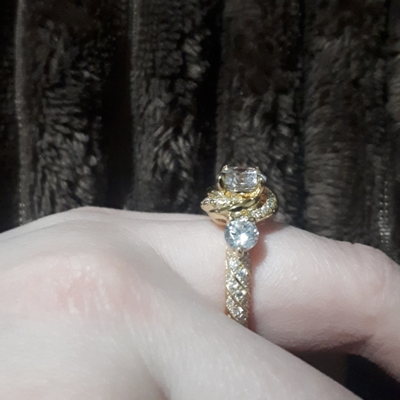 Jeulia Floral Halo Round Cut Sterling Silver Ring - Picture 2 of 7